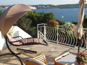 Trogir Yellow House